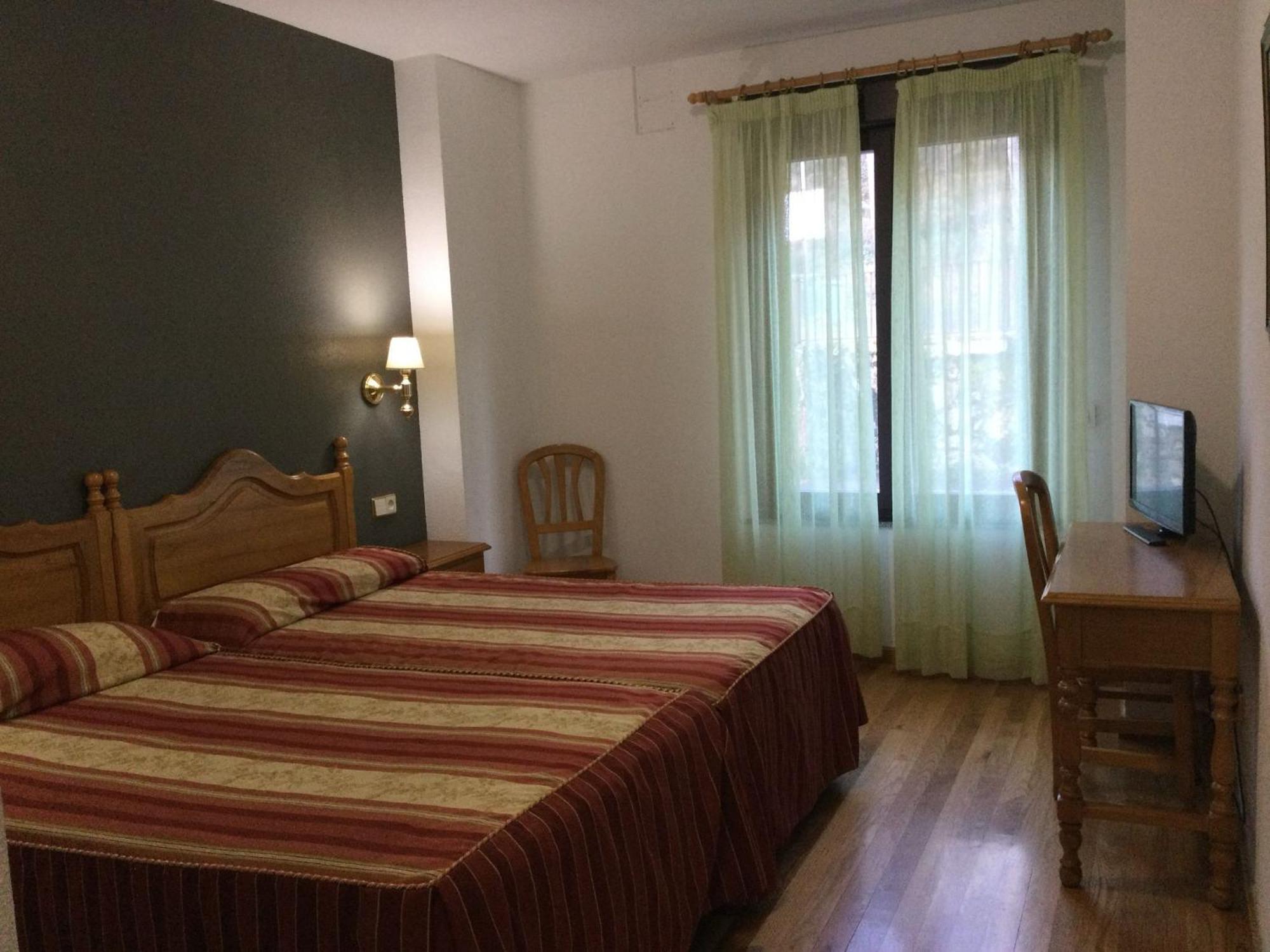 Hotel Cinco Castanos Candelario Esterno foto