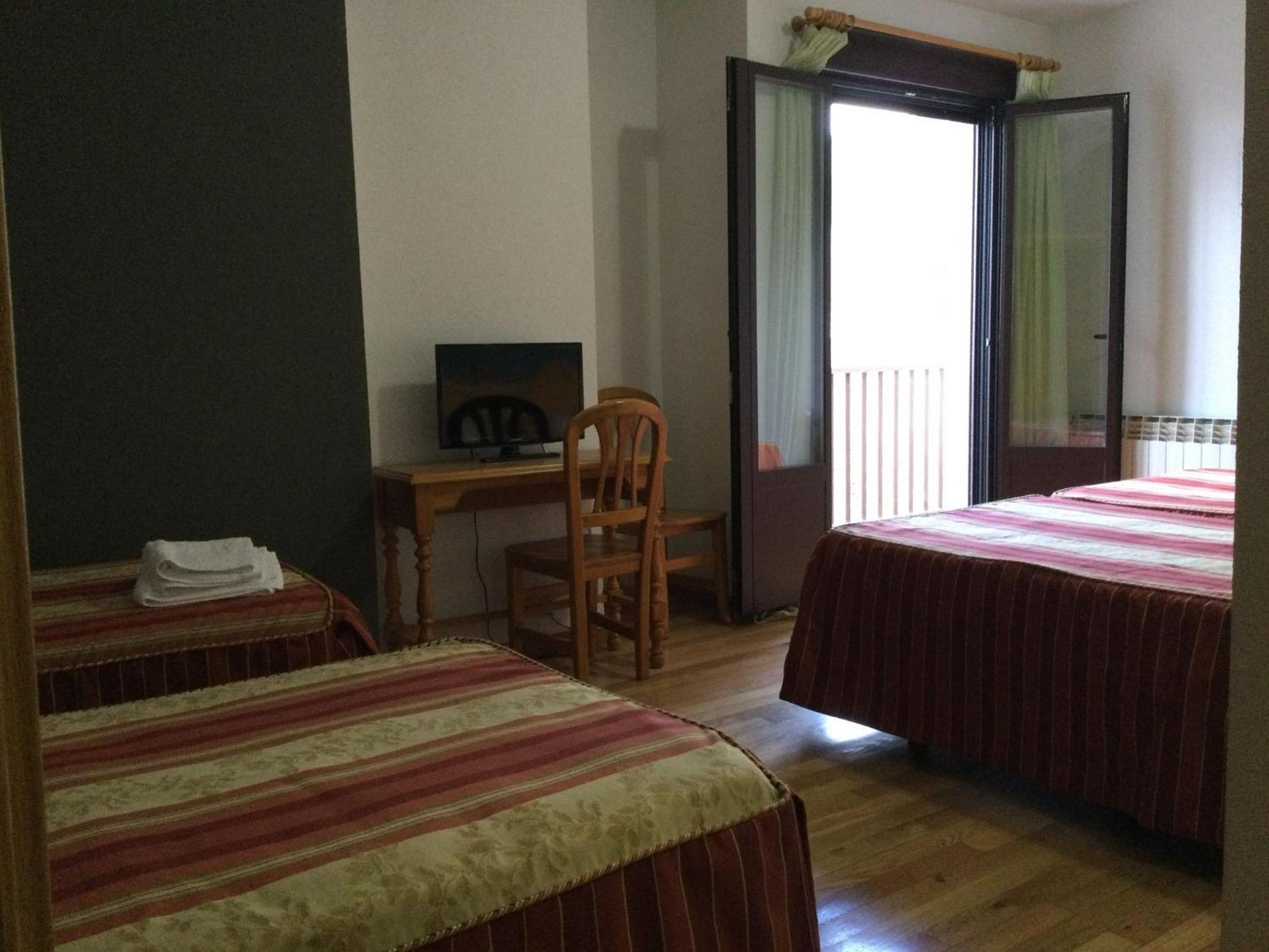 Hotel Cinco Castanos Candelario Esterno foto